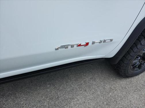 2025 GMC Sierra 2500 AT4