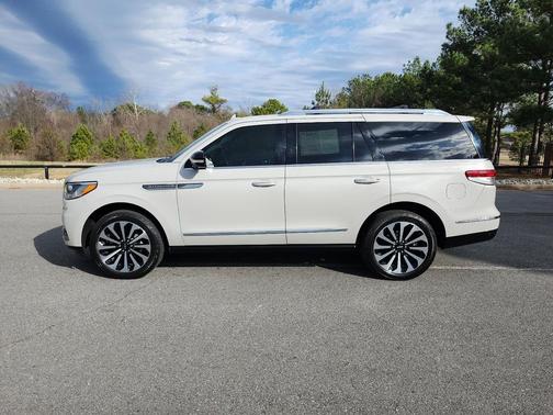 2023 Lincoln Navigator Reserve