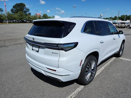 Iridescent White Tricoat 2026 Buick Enclave Avenir FWD