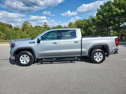 2025 GMC Sierra 1500 SLE