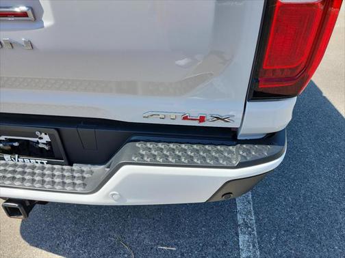 2024 GMC Canyon AT4X
