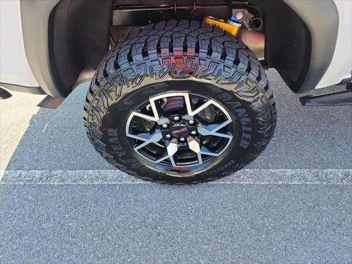 2024 GMC Canyon AT4X