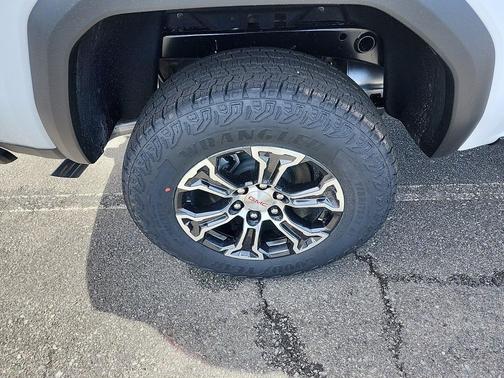 2025 GMC Canyon AT4