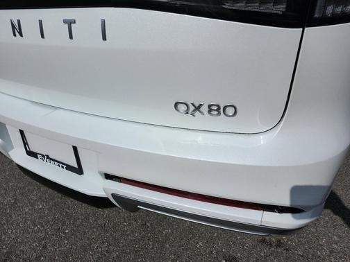 2025 INFINITI QX80 Luxe