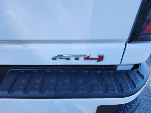 2026 GMC Sierra 2500 AT4