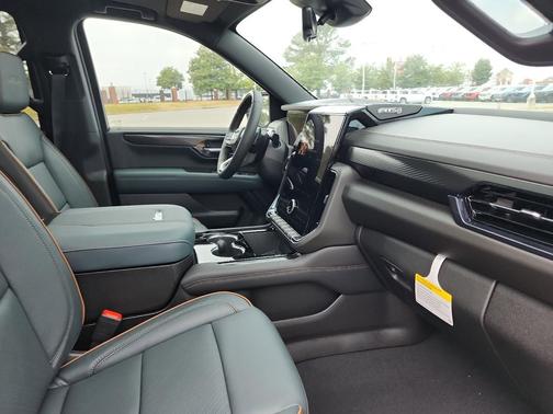 2026 GMC Yukon 4WD AT4