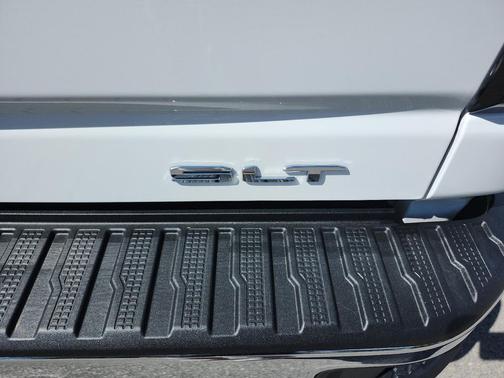 Summit White 2025 GMC Sierra 2500 SLT
