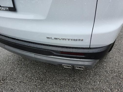 Glacier White Tricoat 2026 GMC Acadia Elevation FWD