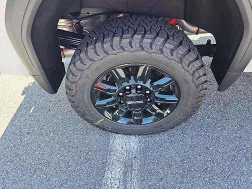 2025 GMC Sierra 2500 AT4