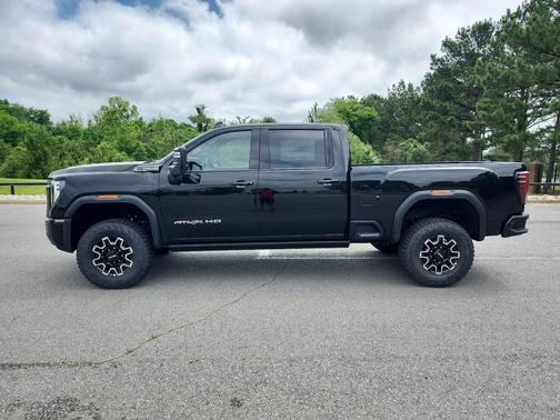 Onyx Black 2026 GMC Sierra 2500 AT4X