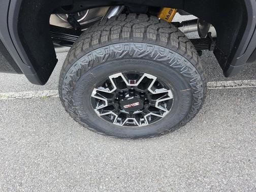 Onyx Black 2026 GMC Sierra 2500 AT4X