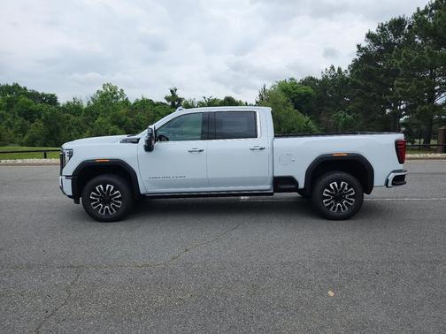 Glacier White Tricoat 2026 GMC Sierra 2500 Denali Ultimate