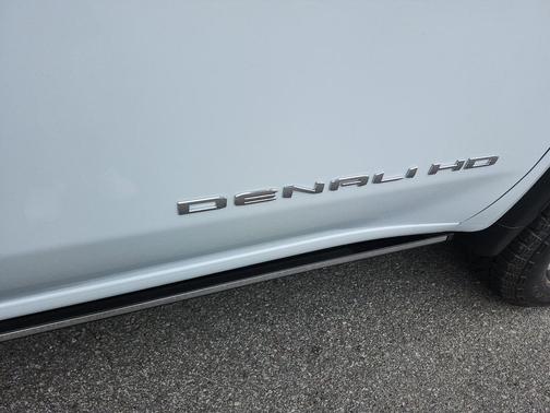 Glacier White Tricoat 2026 GMC Sierra 2500 Denali Ultimate