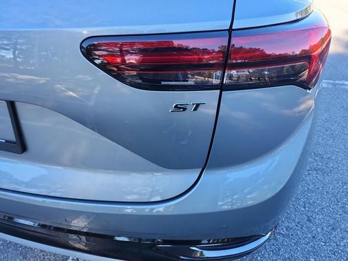 2023 Buick Envision Essence AWD