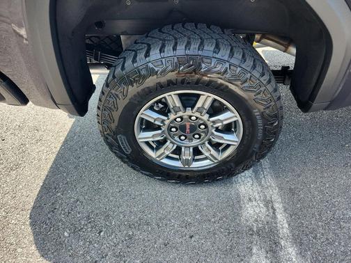 2025 GMC Sierra 1500 AT4X