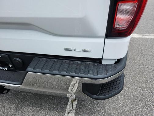 Summit White 2026 GMC Sierra 1500 SLE