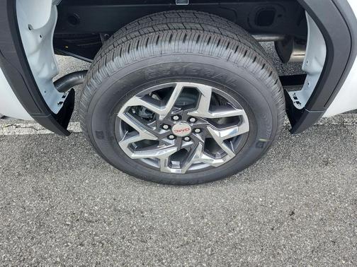 Summit White 2026 GMC Sierra 1500 SLE