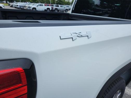 Summit White 2026 GMC Sierra 1500 SLE