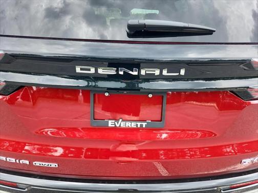 2025 GMC Acadia Denali