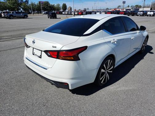 2021 Nissan Altima SR FWD