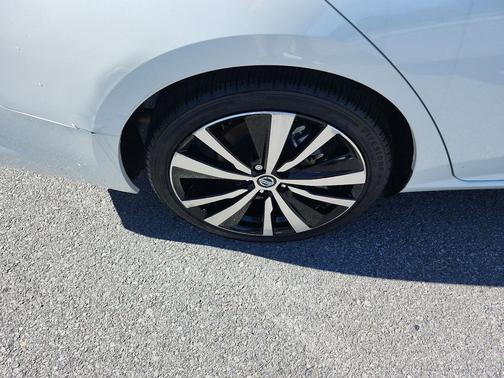 2021 Nissan Altima SR FWD