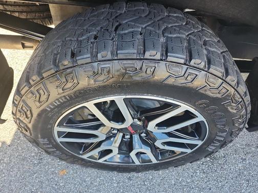 2025 GMC Sierra 1500 AT4