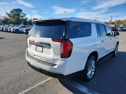 2023 GMC Yukon XL SLT