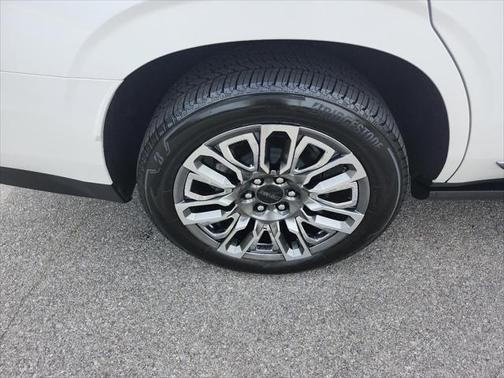 2024 GMC Yukon Denali Ultimate