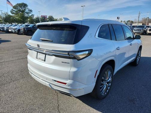 Iridescent White Tricoat 2026 Buick Enclave Avenir FWD