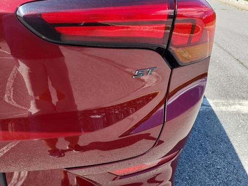 Cinnabar Metallic 2023 Buick Encore GX Select