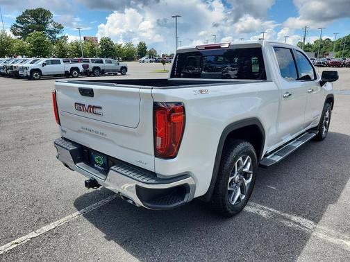 White Frost Tricoat 2024 GMC Sierra 1500 SLT