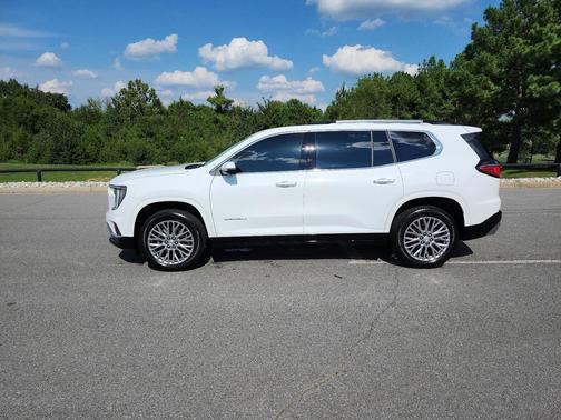 2024 GMC Acadia Denali
