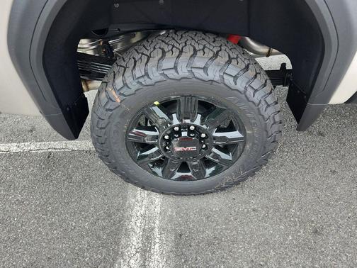 2026 GMC Sierra 2500 AT4