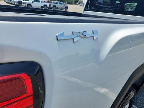 Summit White 2025 GMC Sierra 2500 Pro