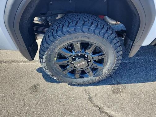 2025 GMC Sierra 2500 AT4