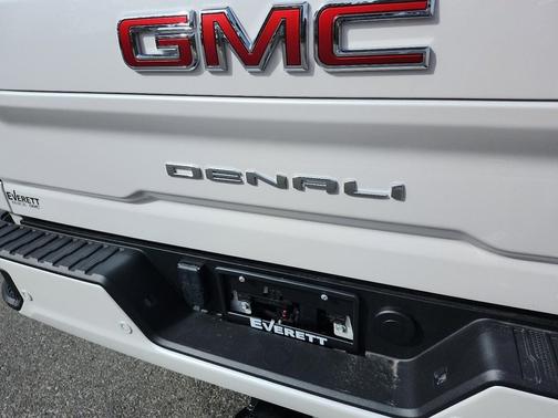 2023 GMC Sierra 2500 Denali