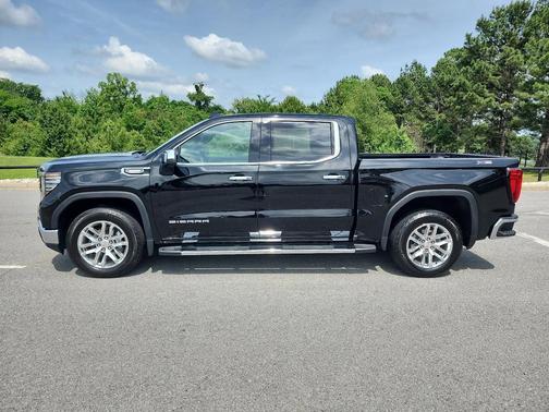 Onyx Black 2025 GMC Sierra 1500 SLT