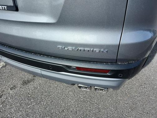 2026 GMC Acadia Elevation FWD