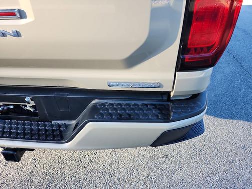 2024 GMC Canyon Elevation