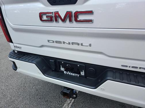 2024 GMC Sierra 2500 Denali