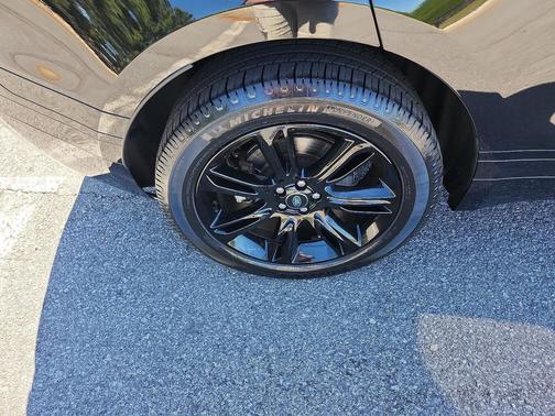 Santorini Black Metallic 2023 Land Rover Range Rover Velar P340 S R-Dynamic