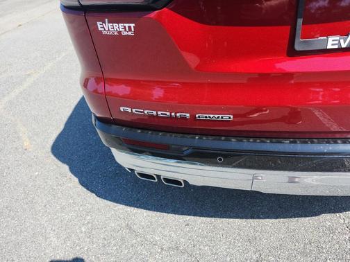 2025 GMC Acadia Denali