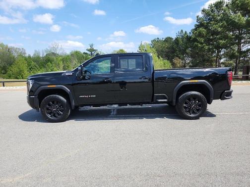 Onyx Black 2025 GMC Sierra 2500 AT4