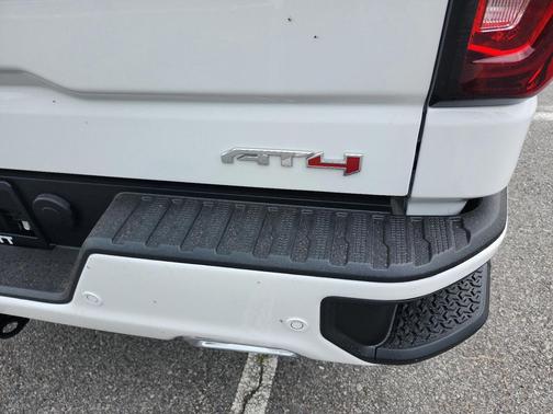 Summit White 2026 GMC Sierra 1500 AT4