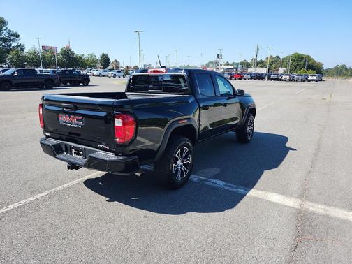 2024 GMC Canyon AT4