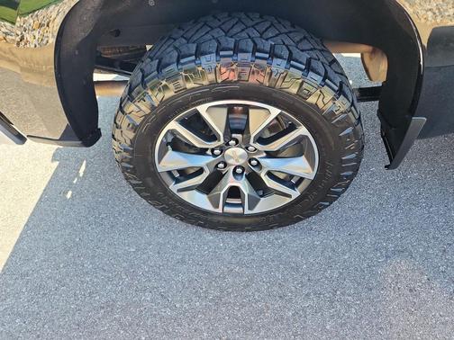 Black 2024 Chevrolet Silverado 1500 LT