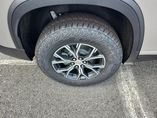 2026 GMC Acadia AWD AT4