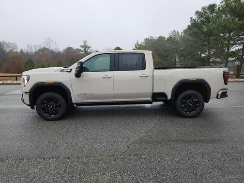 2026 GMC Sierra 3500 AT4