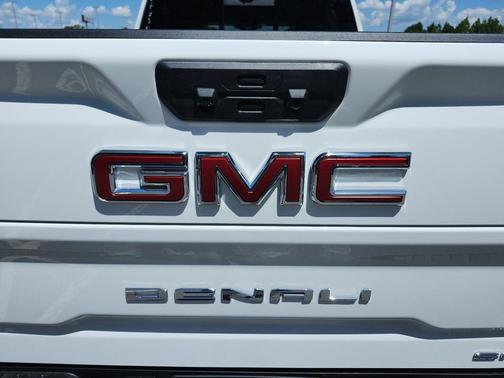2025 GMC Sierra 2500 Denali