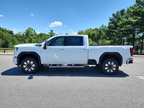 2025 GMC Sierra 2500 Denali